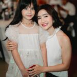 Febby Rastanty Instagram - Throwback last saturday! Akhirnya kesampean ketemu sama yaya! HAHAHA pantau story kak ririn & kak ibnu buat liat video-video menggemaskan bu yaya! Kemarin yaya lagi capek dan ngantuk jadi gak sempet ngobrol deh hahahaha semoga ketemu lagi ya anak cantik!! ❤️ @ririnekawati @ibnujamilo 📸: @armanfebryan