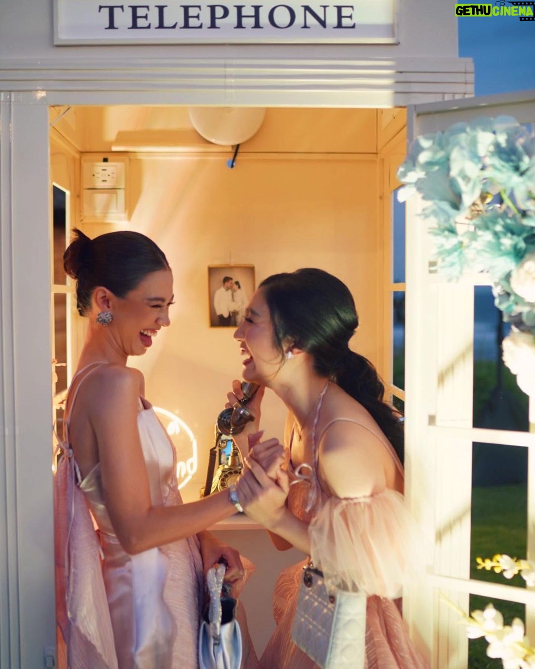 Febby Rastanty - 369.5K Likes - Blackpunk in your areah! #KUPunyaMILA wedding reception season finale edition 😝
Sekali lagi, Teh lilis, Mbak Mawar, Neng Jejen mengucapkan selamat kepada Inang Jisuca mila! 🙏🏻