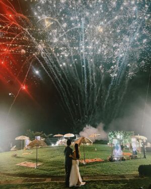 Febby Rastanty Instagram - Blackpunk in your areah!  #KUPunyaMILA wedding reception season finale edition 😝

Sekali lagi, Teh lilis, Mbak Mawar, Neng Jejen mengucapkan selamat kepada Inang Jisuca mila! 🙏🏻