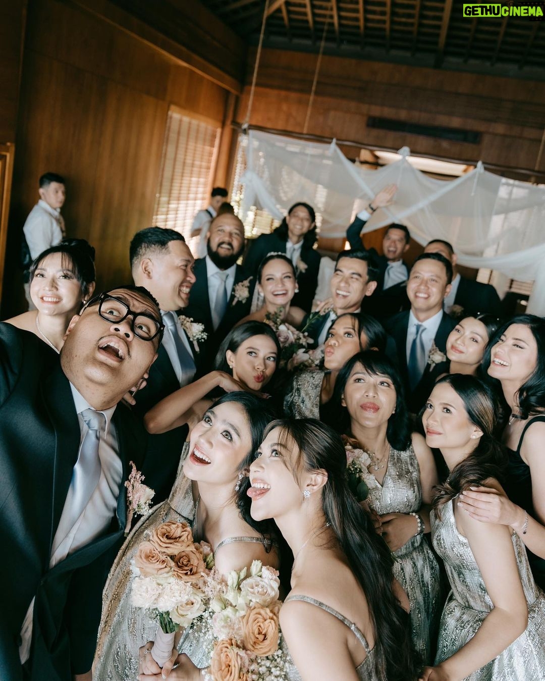 Febby Rastanty - 1.3 Million Likes - Akhirnya wedding yang privat, hangat dan intimate seperti yang kamu impikan jadi kenyataan ya kak. Penuh cinta, haru dan tawa. Semua orang terdekat yang hadir ikut bahagia. I’m truly happy for you ☺️ @enzystoria Tepuk tangan untuk cewek keren satu ini yang ngurus semua urusan pernikahan sendiri, sambil kordinasi jarak jauh sama kak mol @molenkasetra dan juga syuting & kuliah 👏🏻 thank you for giving me an example what kind of wedding i would like to have in the future ❤️ selamat mesra-mesraan sampe tua kakak-kakak ku sayang! #ENZupwithMOL