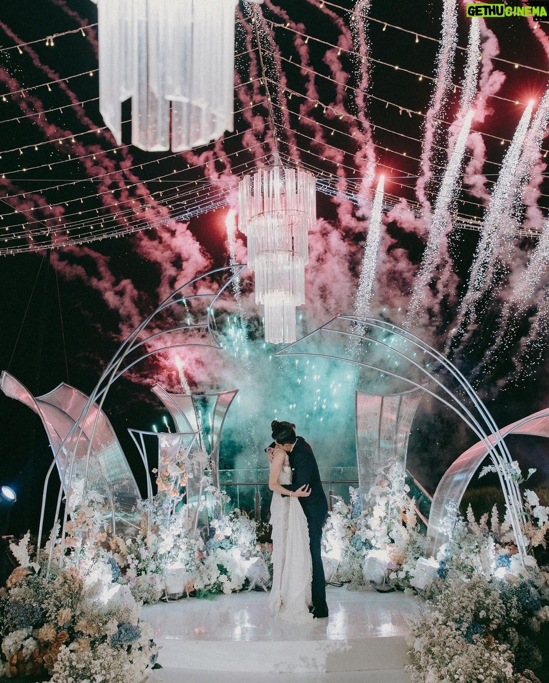 Febby Rastanty - 1.3 Million Likes - Akhirnya wedding yang privat, hangat dan intimate seperti yang kamu impikan jadi kenyataan ya kak. Penuh cinta, haru dan tawa. Semua orang terdekat yang hadir ikut bahagia. I’m truly happy for you ☺️ @enzystoria Tepuk tangan untuk cewek keren satu ini yang ngurus semua urusan pernikahan sendiri, sambil kordinasi jarak jauh sama kak mol @molenkasetra dan juga syuting & kuliah 👏🏻 thank you for giving me an example what kind of wedding i would like to have in the future ❤️ selamat mesra-mesraan sampe tua kakak-kakak ku sayang! #ENZupwithMOL