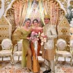 Febby Rastanty Instagram - Kakakku satu lagi resmi jadi istri orang 🥹❤️ cari laki-laki mantap sana sini di jakarta, eh ternyata jodohnya jauh amat di Amerika 😂 bener-bener ya Rencana Tuhan emang unik banget. Selamat menempuh hidup baru Kak Enzy sayang & Kak Mol! @enzystoria @molenkasetra Semoga pernikahan kalian selalu dilindungi Allah SWT. Bahagia & Saling jaga. Sehat & Sejahtera. Love yous! Bonus: video iklan permen karet di akhir 😝 #sayangkalaugakdiupload #barubisaupload