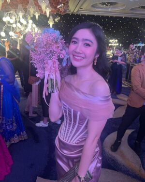 Febby Rastanty Instagram - Throwback to the royal wedding of tuan muda kup & inces mila 😝❤️ @jscmila @yakuphasibuan