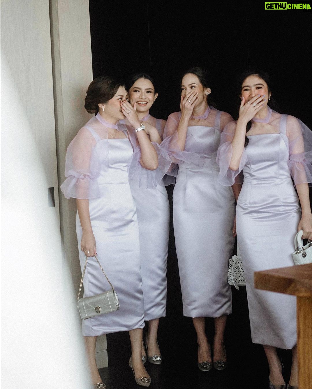 Febby Rastanty - 1.2 Million Likes - Dari.. “kakak mila aku punya calon jodoh buat kamu!!” Sampai ke hari dimana kalian membuat janji di hadapan Tuhan untuk bersama selamanya :’’’) Dari awal ngenalin bener-bener sampe deg-degan sendiri karena punya feeling ini mungkin bisa jadi yang terakhir buat kakak mila. Alhamdulillah 2 tahun kemudian bisa jadi kenyataan 🥹 Senang dan bersyukur sekali bisa jadi salah satu saksi perjalanan cinta mereka dari awal. Once again, congratulations beautiful couple ❤️ @jscmila @yakuphasibuan Wishing you both a long and happy married life. May God always shower your marriage with blessings and lots of love. I love you guys 💕
P.S: banyak yang heboh soal aku benerin veil dan dress kakak mila saat jadi bridesmaid 😂 kebetulan saat itu aku diminta kak mila jadi pandongani nya. Kurang lebih seperti “maid of honor” dalam adat batak. Jadi emang tugasnya bantuin bride sebagaimana yang kemarin kulakukan hehe. Kenapa aku? Karena kalau kata kakak mila biar nular. Dipilih yang masih single, biar insyaAllah selanjutnya dia HAHAHAH aminin aja yha guys 😆🙏🏻