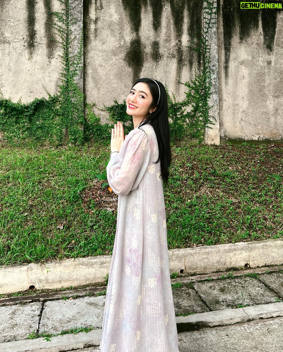 Febby Rastanty Instagram - Minal aidin wal faidzin instapeeps! Mohon maaf jika ada salah kata & perbuatan, baik yang disengaja maupun tidak. Happy Eid Mubarak 😊🙏🏻