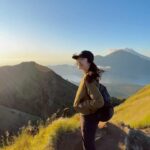 Febby Rastanty Instagram - Panasnya matahari ngga jadi masalah untuk aku beraktivitas outdoor, termasuk the outdoor activity that I’m currently focusing on: lari & ikut marathon 🏃🏻‍♀️🩵 Karena aku selalu pake Vaseline UV Extra Brightening, ngejalanin semua tantangan dibawah matahari jadi ngga terhalang karena #KulitSehatBebaskanBatasmu 🤗 Buat yang suka aktivitas outdoor juga kayak aku, jangan lupa pake Vaseline UV Extra Brightening yaa biar kulit tetap cerah dan sehat! ☺️☀️ @Vaselineid