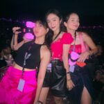 Febby Rastanty Instagram - Dari awal katanya mau dateng ke jakarta udah usaha keras buat cari & beli tiket. Cari ordal, ikutan war sendiri juga sampe jastip war tiket 🙂 pokoknya semua cara dilakukan yang penting harus ketemu dan liat mereka perform langsung 🥺 ALHAMDULILLAAH! Kenyataan huhuhu :’) suka banget sama semuanya. Nontonin interview-interview mereka, video mereka perform, semua lagunya kudengerin kalau lagi lari. Bahkan marathon kemarin 10 km terakhir playlist nya blackpink biar semangat dan dalam hati “yuk feb biar keren kayak jennie” HAHAHHAA MY HEART IS FULL 💕💕 CANT STOP SMILING & SINGING THROUGHOUT THE SHOW! THANK YOU FOR COMING @blackpinkofficial 🥹💕💕 FINALLYY BLACKPUNK AT BLACKPINK CONCERT WOHOO 💃🏻 #blackpink #bornpink