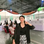 Febby Rastanty Instagram - Akhirnya selesai juga hari yang ditunggu-tunggu. Sudah menyelesaikan tugas sekaligus hak ku sebagai warga negara ❤️ Menarik sekali pemilu kali ini. Hati bener-bener di campur aduk. Banyak banget kejutan tiap harinya. Liat timeline beberapa bulan belakangan ini kadang bikin kagum, geleng-geleng kepala, sampai ketawa gak berhenti. Acung jempol buat orang-orang kreatif yang bikin memes tentang pemilu! 😂🫶🏻 Soal pilihanku, biarkan menjadi rahasia antara aku, Tuhan dan bilik suara di TPS 🤭 Siapapun yang terpilih, insyaAllah yang terbaik. Siapapun itu, semoga bisa menjadi pemimpin yang jujur, bertanggung jawab dan amanah. Semoga bisa menepati janji-janji dan menjalankan visi misinya dengan baik untuk 5 tahun kedepan. Mari kita kawal bersama wir! ☺️🤝