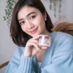 Febby Rastanty Instagram - Brighter, smoother, and more radiant skin with my all time favorite @skintificid Symwhite 377 Moisturizer. Kayaknya salah satu permasalahan kulit yang sering aku denger selain jerawat itu kulit kusam sama noda hitam, jadi untuk kalian yang masih struggling sama permasalahan kulit yang sama, ini jadi rekomendasi aku