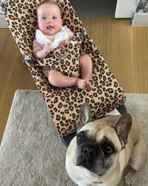 Fedez Instagram - Sei stata parte della nostra famiglia e forse qualcosa di più. 
Inconsapevolmente sei stata il motivo per cui io e la mamma ci siamo conosciuti, “il cane di Chiara Ferragni ha il papillon di Vuitton” e così quasi per gioco sei sempre stata al nostro fianco in questi 7 anni.
Eri con noi quando è nato Leo, eri con noi quando è nata Vittoria. Tu eri noi.
Il nostro ultimo abbraccio alla nostra prima bimba.
Ciao Mati, ci manchi già ❤️