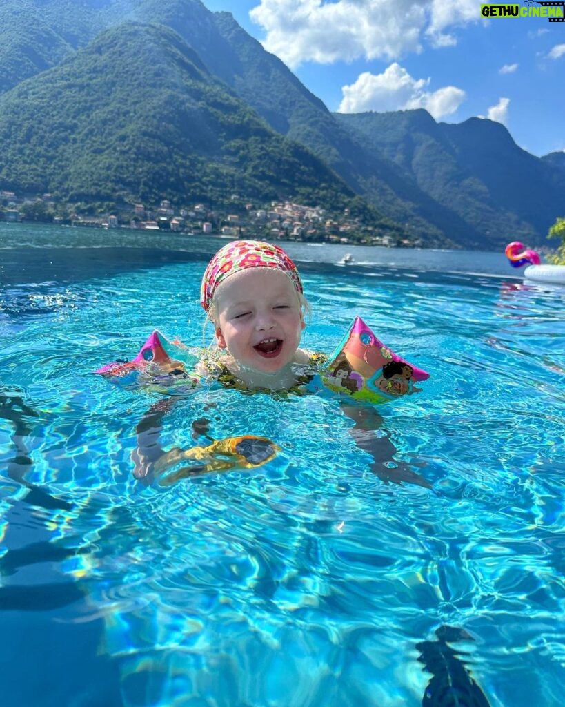 Fedez Instagram - Lago di Como 💙 Lake Como, Italy