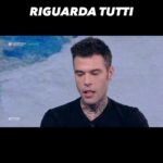 Fedez Instagram - Sono due milioni i giovani che hanno problemi di salute mentale. Per l’OMS il suicidio è la seconda causa di mortalità fra gli adolescenti. Gli atti di autolesionismo fra i giovanissimi riportano dati preoccupantissimi. E il governo lo sa, perché questi dati sono tutti in loro possesso. Quindi la cosa più urgente che si può fare è: NON tagliare i fondi al bonus psicologi. Il Governo sta per tagliare i fondi da 25 milioni di euro a 5 milioni di euro e questo significa sputare in faccia a milioni di persone che hanno bisogno di quel sostegno. Oggi e domani e ancora ne parlerò, perché la salute mentale ci riguarda tutte e tutti.