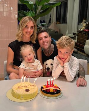 Fedez Instagram - E sono 34 anni…grato alla mia famiglia per tutto l’amore che riesce a darmi ogni giorno ❤️
Grazie a tutti per gli auguri 🙏🏻