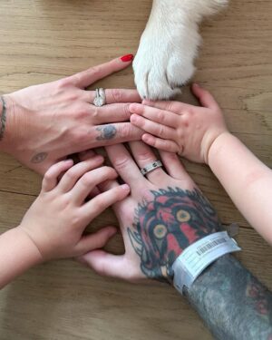 Fedez Instagram - Finalmente a casa ❤️

Grazie per tutto l’affetto e la vicinanza, nulla è scontato in questi momenti 🙏🏻