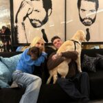 Fedez Instagram - Quando porti il tuo cane a casa di Donatella Versace e nulla può andare storto @donatella_versace 💖
