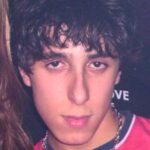 Felipe Castanhari Instagram - Começa com uma criança fofa ➡️ depois vira um adolescente estranho ➡️ e finalmente um adulto esquisito! Essa, meus amigos, é a ordem natural da vida.