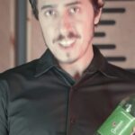 Felipe Castanhari Instagram – Você sabia que eu estou segurando MILHARES de garrafas PETS? 

A @Ambev me convidou pra fazer esse vídeo explicando como isso é possível.
#BebaComModeracao #Publi