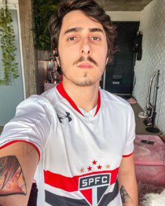 Felipe Castanhari Instagram - Editei a legenda de vergonha é isso aí