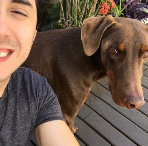 Felipe Castanhari Instagram - Descanse em paz cachorrão 😭😭

Obrigado por trazer tanta alegria pra nossa família, te amo pra sempre ❤️ #Duque