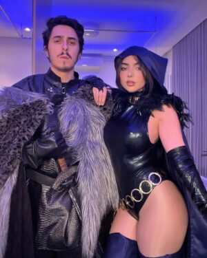 Felipe Castanhari Instagram - Um multiverso onde a Ravena encontra o Jon Snow 🤓
.
Preciso dar os créditos desse meu cosplay maravilhoso feito pelas perfeitas @deborafuzeti e @callmepinke ❤️‍🔥
A roupa do @fecastanhari é da @breshowfantasias