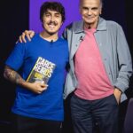 Felipe Castanhari Instagram - Nunca imaginei que a internet me daria a possibilidade de conhecer tantas pessoas incríveis. Eu cresci assistindo o Drauzio, por isso é tão surreal sentar do seu lado pra trocar uma ideia. A trajetória de vida do Drauzio é surreal, são anos ensinando sobre saúde para várias gerações de Brasileiros e eu respeito demais isso. Então, sim, eu estava MUITO nervoso, mas ainda assim foi um papo muito legal. Vale a pena conferir lá no canal do Drauzio. Vou deixar o link nos stories 👊🏻❤️