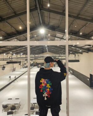 Felix Instagram - 9+9-9×9÷9 
#stay #hint #of #the #day