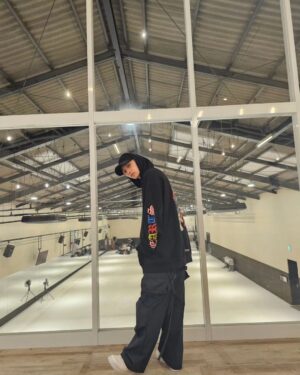 Felix Instagram - 9+9-9×9÷9 
#stay #hint #of #the #day