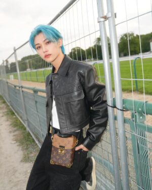 Felix Instagram - Thank you @nicolasghesquiere @louisvuitton & STAY for lollapalooza 🩵 #광고