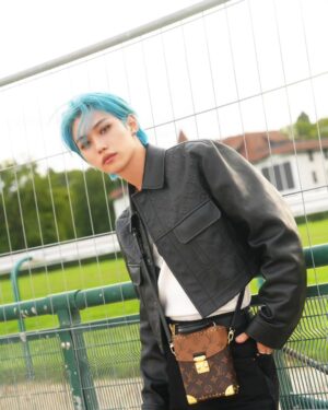 Felix Instagram - Thank you @nicolasghesquiere @louisvuitton & STAY for lollapalooza 🩵 #광고