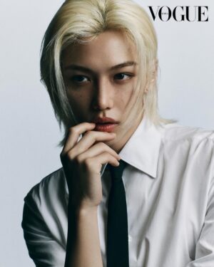 Felix Instagram - Black and blonde.? 🤍🖤
@voguekorea #BVLGARIPARFUMS
#stay