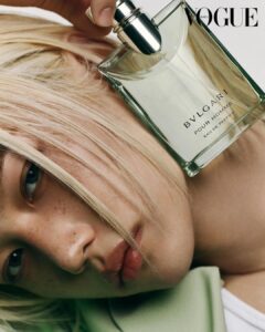 Felix Instagram - Black and blonde.? 🤍🖤 @voguekorea #BVLGARIPARFUMS #stay