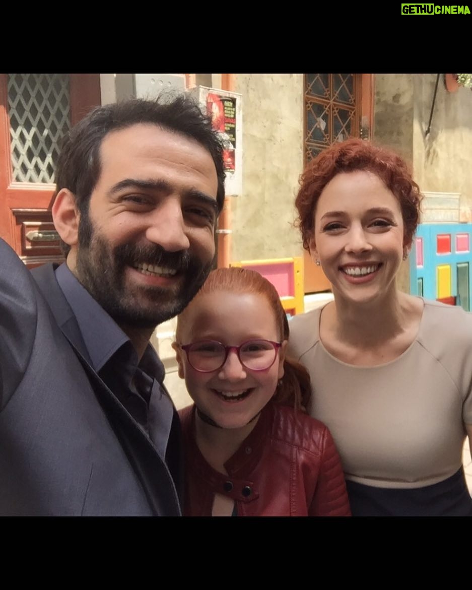 Ferit Kaya Instagram - Güzeller güzeli partnerlerim 🍀😊🙏#dayanyüreğim #endemolshineturkey #foxtv #meral #cengiz #senem