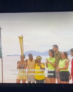 Fernanda Souza Instagram - O mundo ama esse “raiality”!!!! 😂😂😂 arrasta e vem assistir com meus comentários! E eu amo essas famílias e ter tido a oportunidade de assistir essas transformações! 🙏🏻♥️ Obrigada a cada uma das famílias e cada um dos participantes! Tô morrendo de saudade de todos vocês… #IlhadoscomASogra #NetflixBrasil