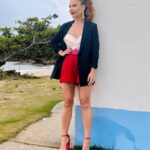 Fernanda Souza Instagram - Se teve uma coisa que deu o que falar nos comentários de vcs aqui no meu insta, foi sobre o figurino do pgm! Sim! Um look mais lindo que o outro e tudo obra de @casadejoana @claudia.cassim @marciaboaa !!! Uma salva de palmas para elas 👏🏻👏🏻👏🏻👏🏻👏🏻 Obrigada por cuidarem tão bem de mim! Eu amo vcs, gurias ♥️