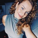 Fernanda Souza Instagram – Dia intenso de divulgação do novo reality na @netflixbrasil: 

ILHADOS COM A SOGRA! 🏝️ 

Estreia 09/10 (Segunda), com o comando dessa pequena apresentadora que vos escreve! 

Aí não eh pq eu apresento não,
mas tá bom pra caraiiiiiiiii!

E vc, iria pra uma ilha com sua sogra?????