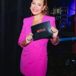Fernanda Souza Instagram - #TBT do dia que subi no palco do Rio2C para abrir o painel da @netflixbrasil! Quem diria que a garotinha que se tornou apresentadora lá em 1994, no X Tudo, da minha querida Tv Cultura, seria hostess de um player mundialmente conhecido… Voltar a apresentar, foi ouvir um desejo do meu coração… E o coração nunca falha! Vocês tão seguindo o 💜 de vocês?