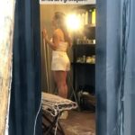 Fernanda Souza Instagram – Bastidores dos meus dias
gravando ILHADOS COM A SOGRA!!! 🏝️🤍

E falando nele…

SEXTOU, hein? 

Tem um final de semana todo para assistir os 4 primeiros episódios desse reality que já eh um xodó do Brasil!

Quem aí já viu???? 

A @netflixbrasil entregou
tudo e mais um pouco!!!

👏🏻👏🏻👏🏻👏🏻👏🏻