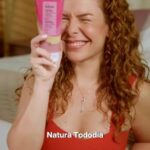 Fernanda Souza Instagram - Chega de deixar nosso autocuidado pra amanhã… Hidratação e refrescância nesse verão é Tododia! 🧡 @naturabroficial