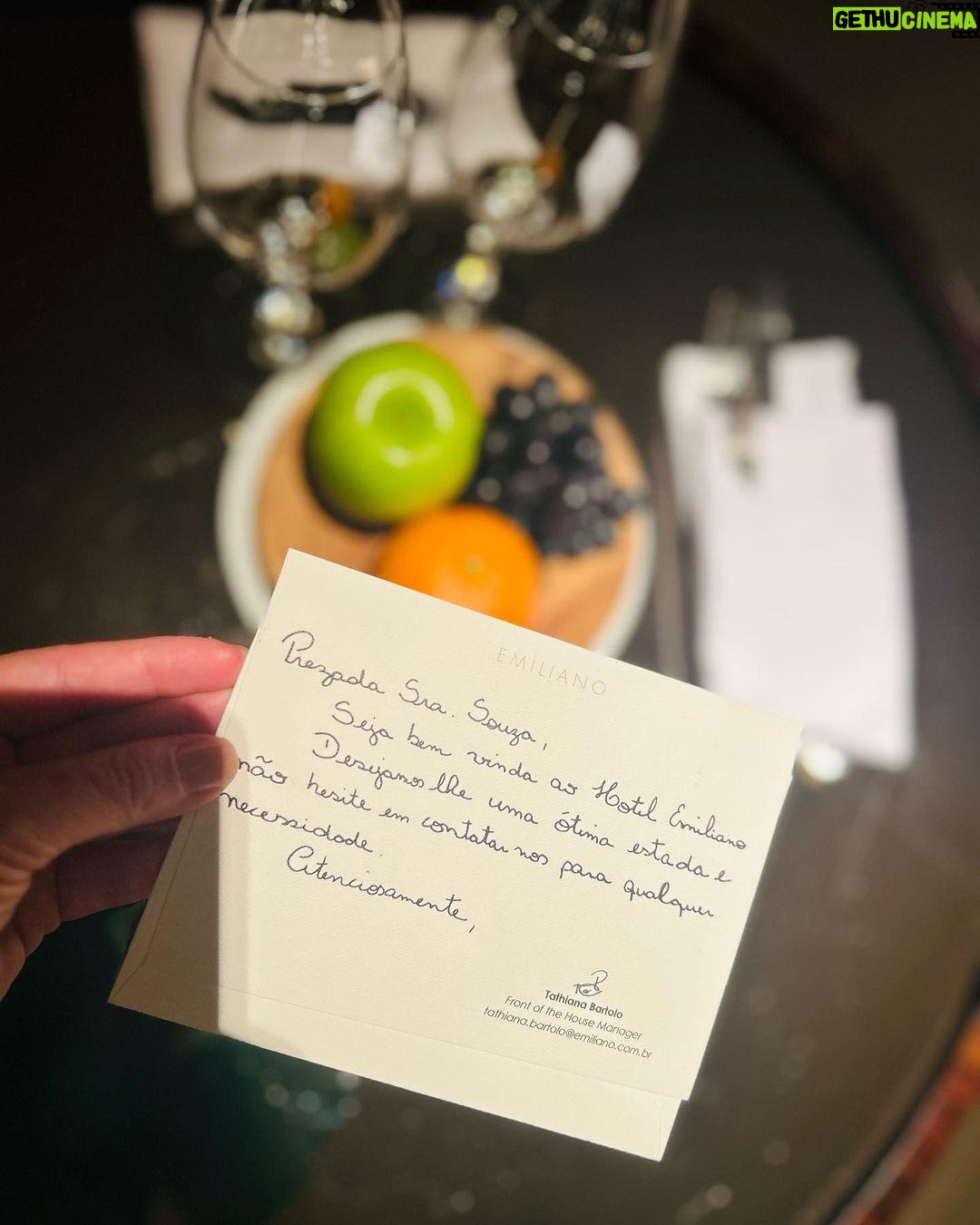 Fernanda Souza Instagram - Dump dessa loucurinha que foi minha passagem relâmpago por Sp! 2 dias intensos de muito trabalho mas fica tudo mais leve com esse meu time incrível que são os melhores parceiros que eu poderia ter! Amo vocês! @colucciagentes @casadejoana @ivanpasc @karinanina_s 💜✨