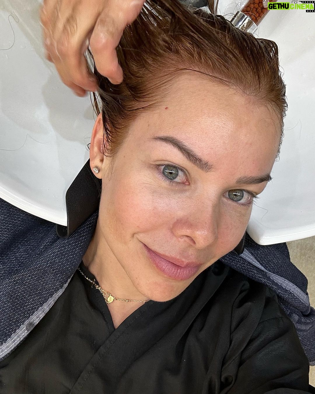 Fernanda Souza Instagram - Dump dessa loucurinha que foi minha passagem relâmpago por Sp! 2 dias intensos de muito trabalho mas fica tudo mais leve com esse meu time incrível que são os melhores parceiros que eu poderia ter! Amo vocês! @colucciagentes @casadejoana @ivanpasc @karinanina_s 💜✨