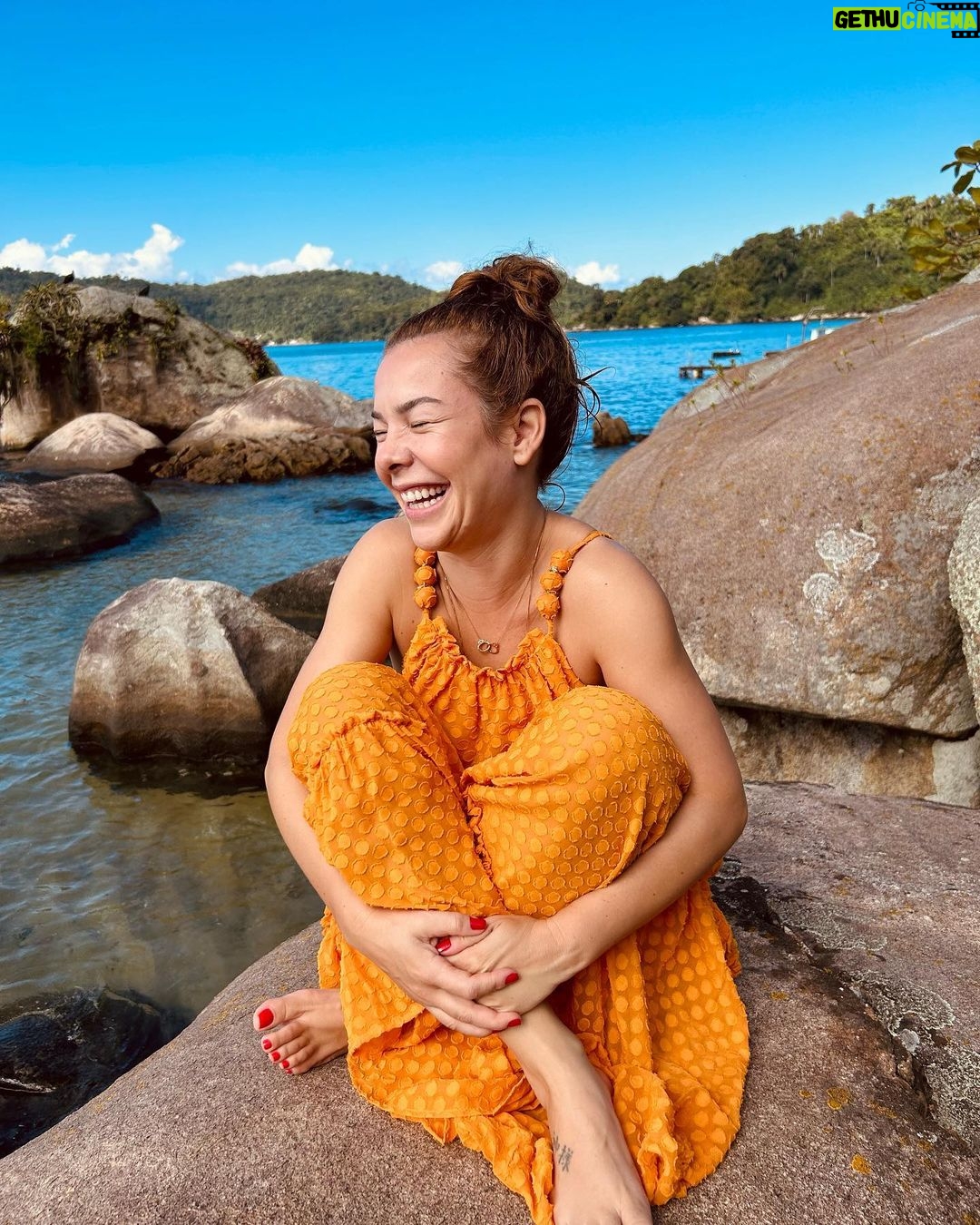 Fernanda Souza - 566.7K Likes - Meus presentes de 39 anos:
Natureza
Nascer do sol
Silêncio
Oração
Flores
Saúde
Amor dos que me amam
E o melhor presente de todos
é o amor dessa mulher que é
minha estrutura, minha paz,
minha aula, minha parceira,
meu colo, minha razão e meu coração!
Obrigada, Meu Deus!
Por tanto!
E bora pra mais uma volta ao Sol!
🎂🎈🎉🥳
E obrigada por
tanto carinhooo, gente!!!!!!