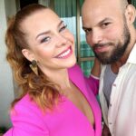 Fernanda Souza Instagram - #TBT do dia que subi no palco do Rio2C para abrir o painel da @netflixbrasil! Quem diria que a garotinha que se tornou apresentadora lá em 1994, no X Tudo, da minha querida Tv Cultura, seria hostess de um player mundialmente conhecido… Voltar a apresentar, foi ouvir um desejo do meu coração… E o coração nunca falha! Vocês tão seguindo o 💜 de vocês?