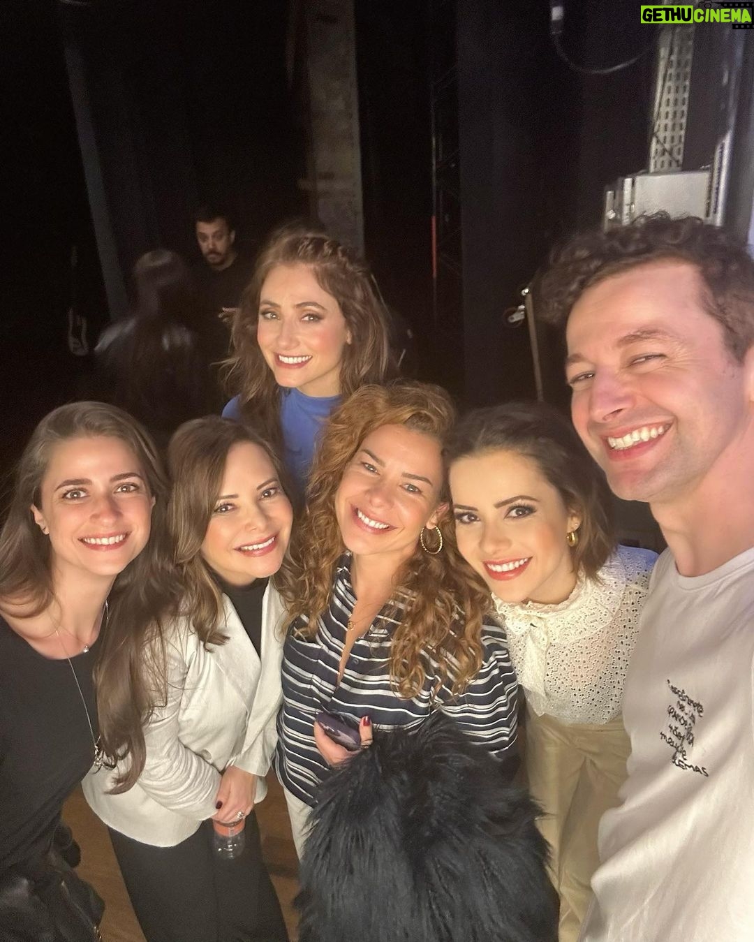 Fernanda Souza Instagram - Ontem foi dia de assistir nosso amado amigo @lucas.lima no @once_omusical! Sai de lá 🙀 @lucas.lima vc canta, toca e ainda atua com uma naturalidade, com tanta paixão e dignidade! Fiquei tão orgulhosa de você, Luc! Tantooooo! E de quebra ainda assisti a mais um espetáculo com a @brunaguerin, que na minha opinião é uma das atrizes mais completas da sua geração! Meus parabéns a todo o elenco impecável e a toda equipe! ✨✨✨ Fica em cartaz no Teatro Villa Lobos até dia 21/05 e recomendo mto! Eu e Duda saímos de lá emocionadas com uma história tão linda e tanta música boa! Ps. @sandyoficial e @limanoely9 nem acredito que conseguimos assistir juntinhas! Amamos vocês