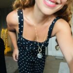 Fernanda Souza Instagram - Tentando enquadrar o macacão, minha cara, tudo ao mesmo tempo e falhando miseravelmente… Lindinho, ne? Amo macacão! So me dá preguiça pq faço mto xixi! Mas amo! Kkkkkkkkk