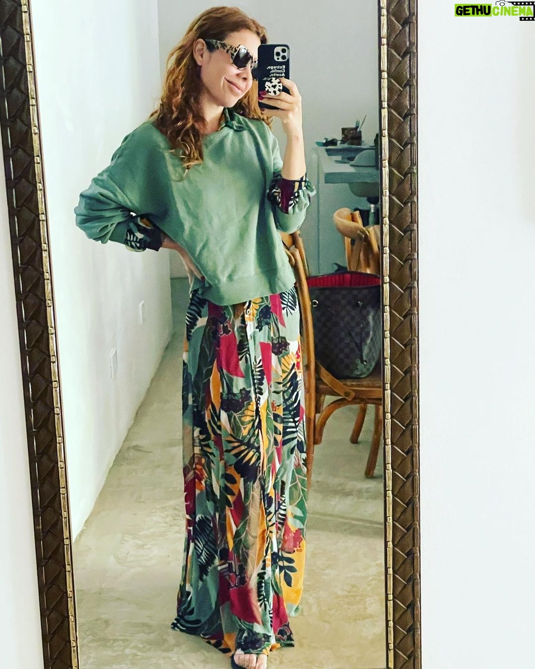Fernanda Souza - 456.8K Likes - Fotos dos bastidores de um 𝐏𝐑𝐎𝐉𝐄𝐓𝐎 𝐍𝐎𝐕𝐎 que só posso contar pra vocês 𝐀𝐌𝐀𝐍𝐇𝐀!!!!!
𝐏𝐚𝐥𝐩𝐢𝐭𝐞𝐬?
Tô mto feliz e ansiosa!!!!! 😜🤙🏼