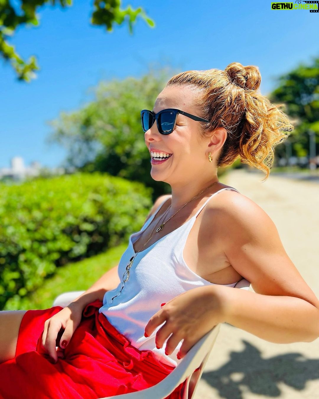 Fernanda Souza Instagram - De boa na lagoa… Ps.Tão reparando que tô postadeira? Deus de constância pq ela eh de gêmeos com lua em Aquário kkkkkkk Ps2. Cadê a galera de Virgem parabenizando @arethaoliveiraoficial pelo enquadramento da última foto? Cadê? Lagoa Rodrigo De Freitas - Rio De Janeiro