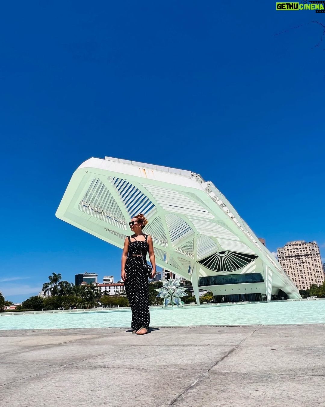 Fernanda Souza - 311.7K Likes - Museu do Amanhã:
𝐓𝐄𝐌 𝐐𝐔𝐄 𝐈𝐑!
Passeio lindo, inspirador,
sensível, e reflexivo!
Resgatei a influencer que mora em mim, já que falei que estarei mais “on” em 2023 e fiz vaaaarios Stories!
Vai la veeeer! Tá legal!
Ps. @arethaoliveiraoficial fazendo passeios turísticos comigo desde Mili e Pata!