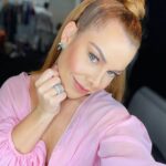 Fernanda Souza Instagram - Uma SEXTA MEIGA pra gente! Beleza servida por Deus, com colaboração de meus pais e finalização de @aledesouza1970 e @ivanpasc !!! ✨✨✨ COMO POST DE BELEZA ENGAJA, VOU DIVULGAR A @se.eleve !!! SEGUE A GENTE!!!! LÁ A GENTE FALA DE AUTOCONHECIMENTO DE UM JEITO DESCOMPLICADO PARA QUE TODO MUNDO CONSIGA ENTENDER E COMEÇAR SUA JORNADA! CONFIA EM MIM! É BOM PRA CARAI O CONTEUDOOOOOO!