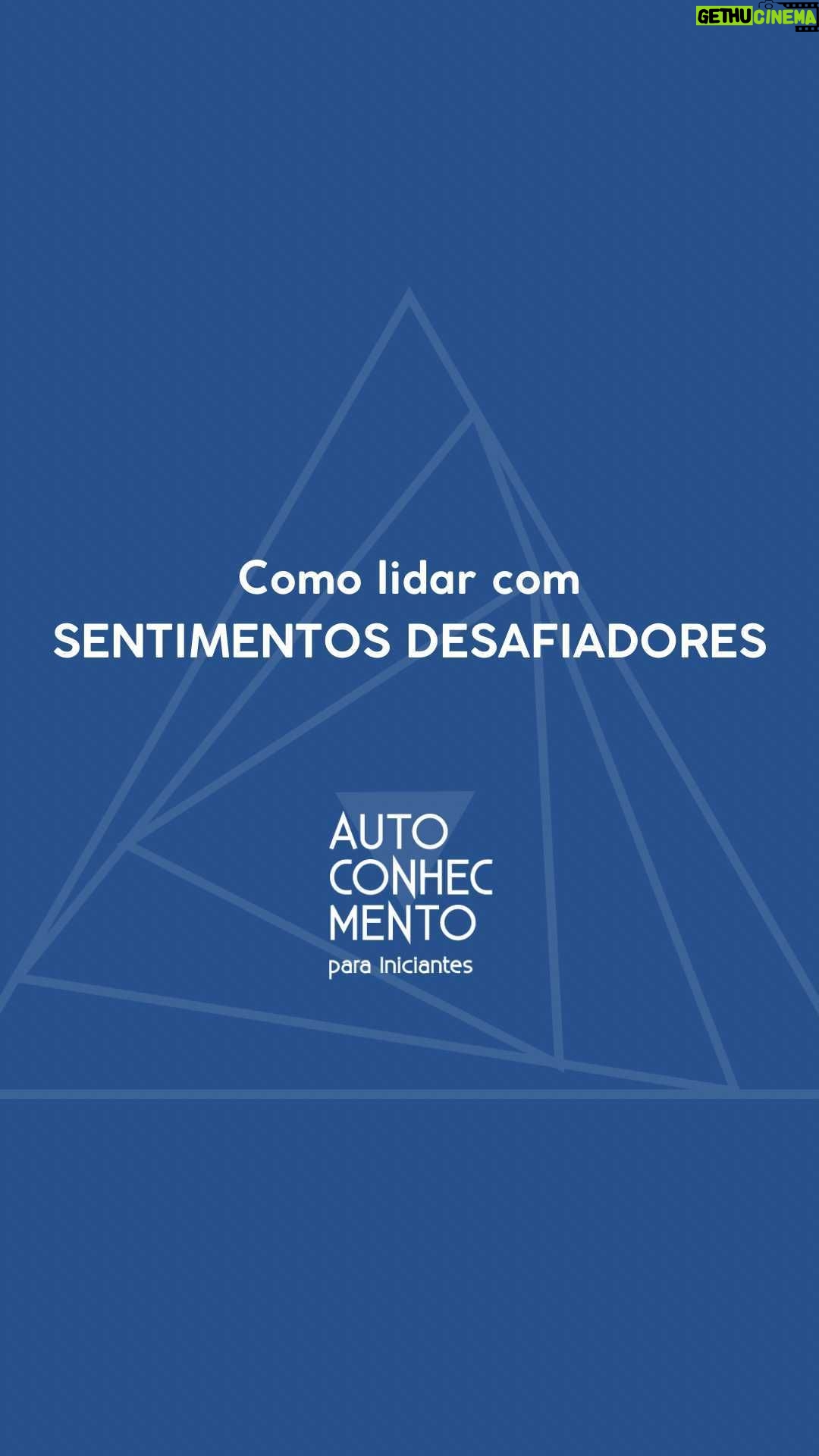 Fernanda Souza Instagram - E aí, como você lida com os sentimentos desafiadores? Consegue escutar o que eles estão querendo te dizer ou fica logo torcendo para eles sumirem, hein!? 👀 Quando você dá espaço para os seus sentimentos se manifestarem, respeita aquilo que se apresenta e busca aprender com isso, você automaticamente cria uma relação de mais confiança e intimidade com você mesma! E é isso que todo mundo aqui quer, né!? Então bora falar mais sobre isso!? Estamos te esperando na live de lançamento do nosso novo projeto! Vai ser nesse domingo, dia 28/08, às 20h30, aqui no Instagram! Não vai perder, hein!? Ativa o lembrete que tá na Bio e vem com a gente!