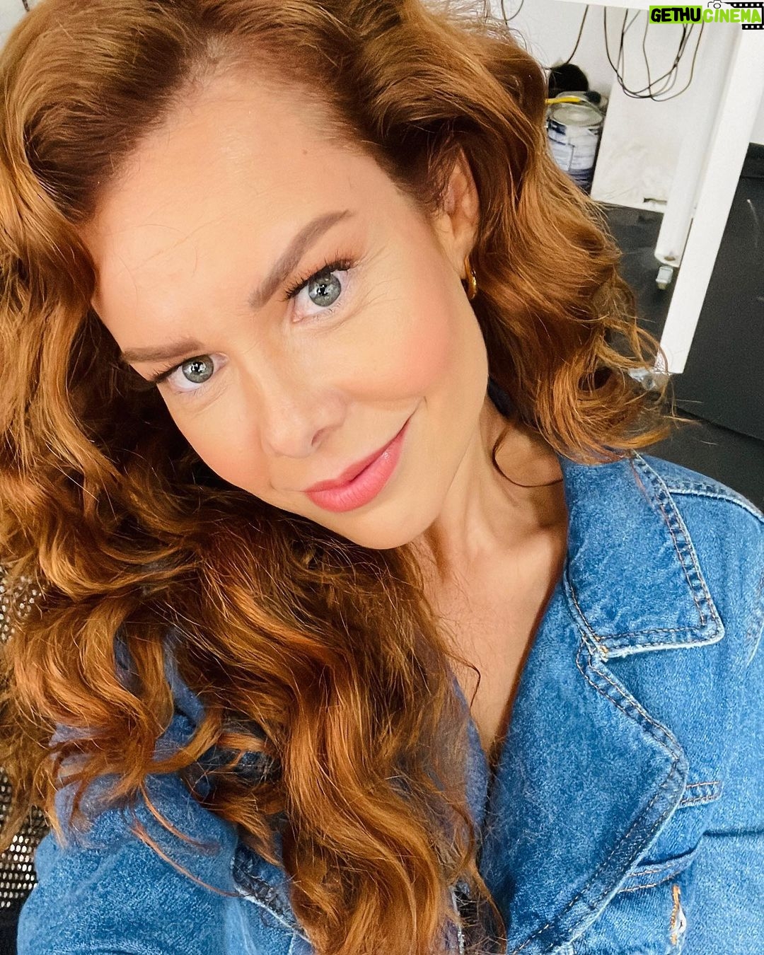 Fernanda Souza Instagram - Sp piscou, e eu já fui embora… Obrigada a todo meu time pelo nosso dia de trabalho tão perfeito!✨✨✨ Sou grata a vocês como profissionais mas principalmente como pessoas tão queridas que me enchem de amor e orgulho! Vocês são phodaaaas! @colucciagentes @viniciusmochizuki e Rô @ivanpasc @casadejoana e @marciaboaa Deusa ❤️✨ São Paulo, Brazil